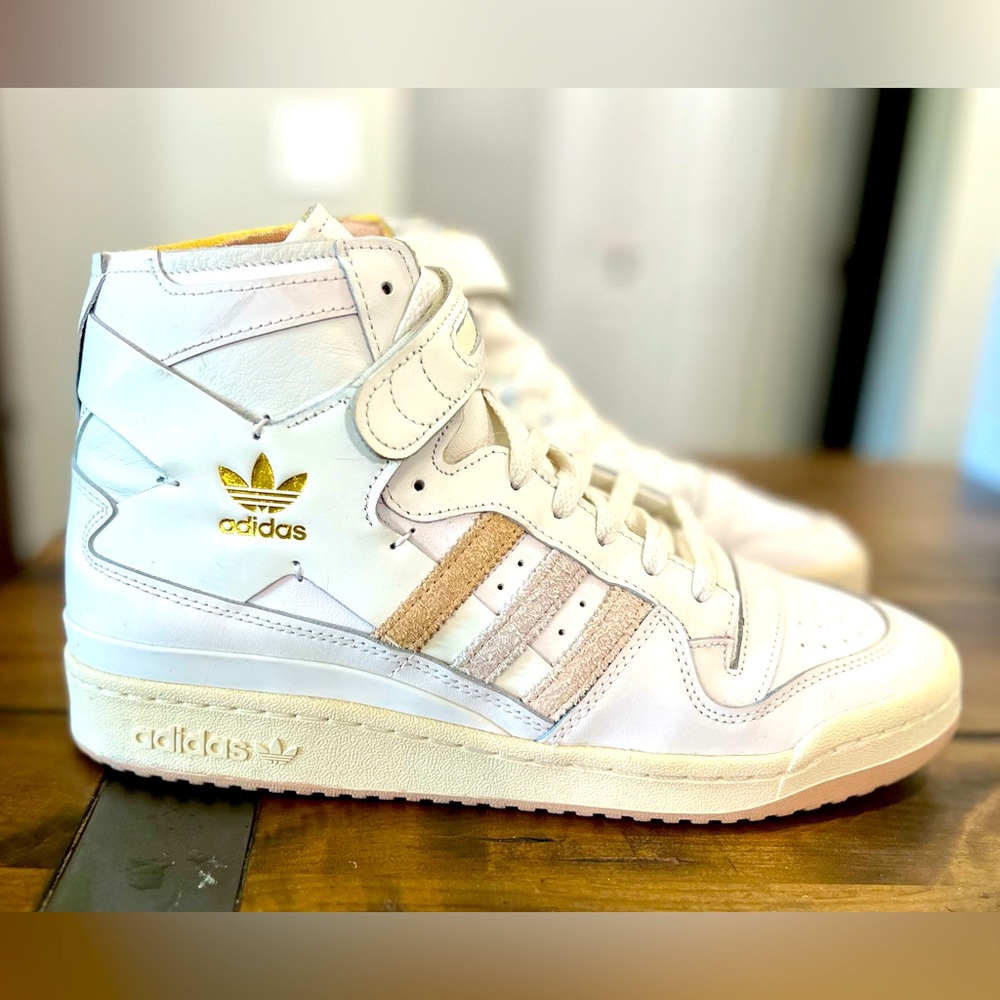 Adidas Forum 84 High sneaker. Cloud White and magic beige, size 10.5.